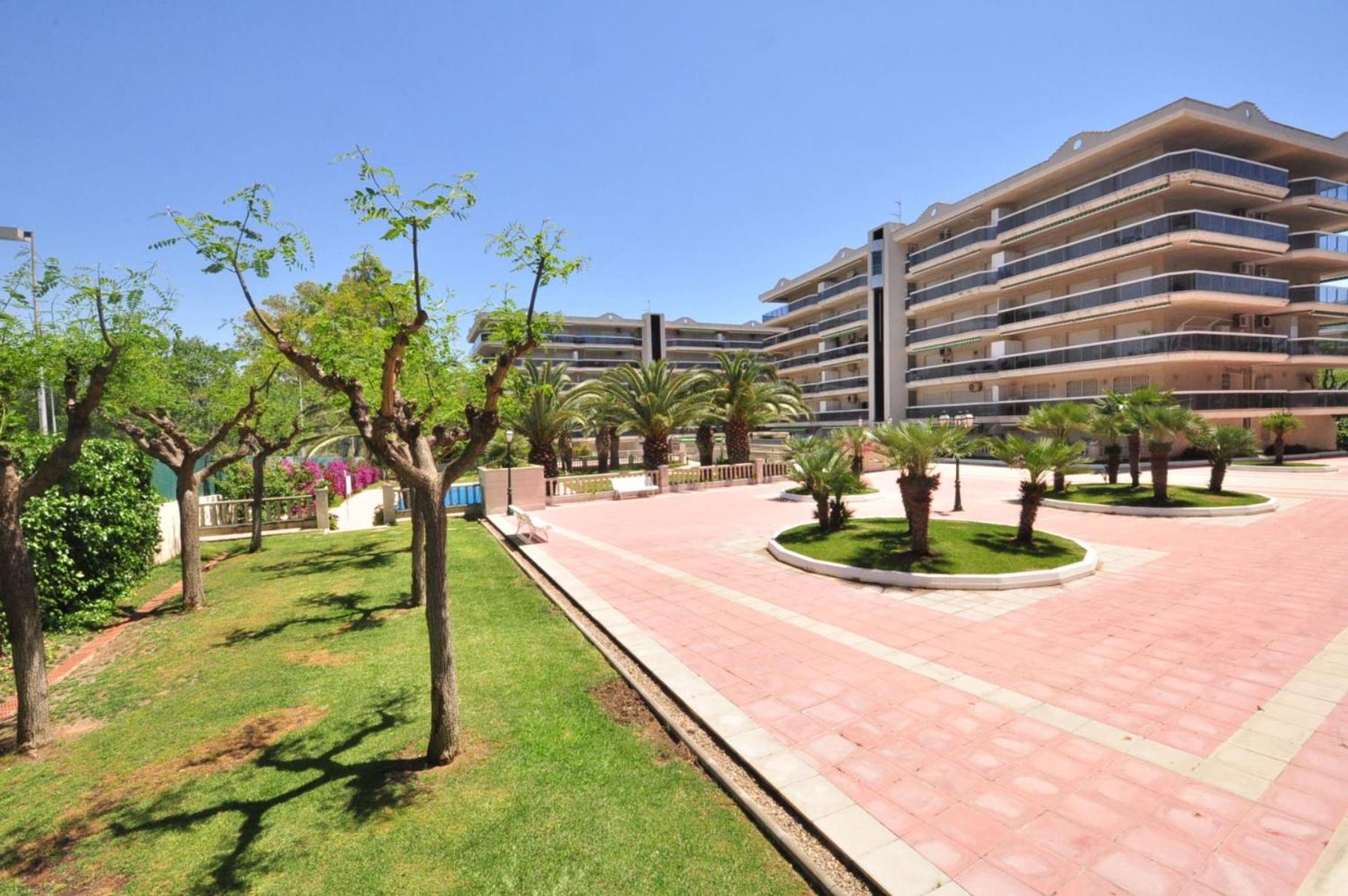 Living Park Salou - Only Families Apartment Exterior photo